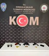 Kırıkkale'de Kaçak Silah Operasyonu: 2 Gözaltı, 4 Tabanca Ele Geçirildi